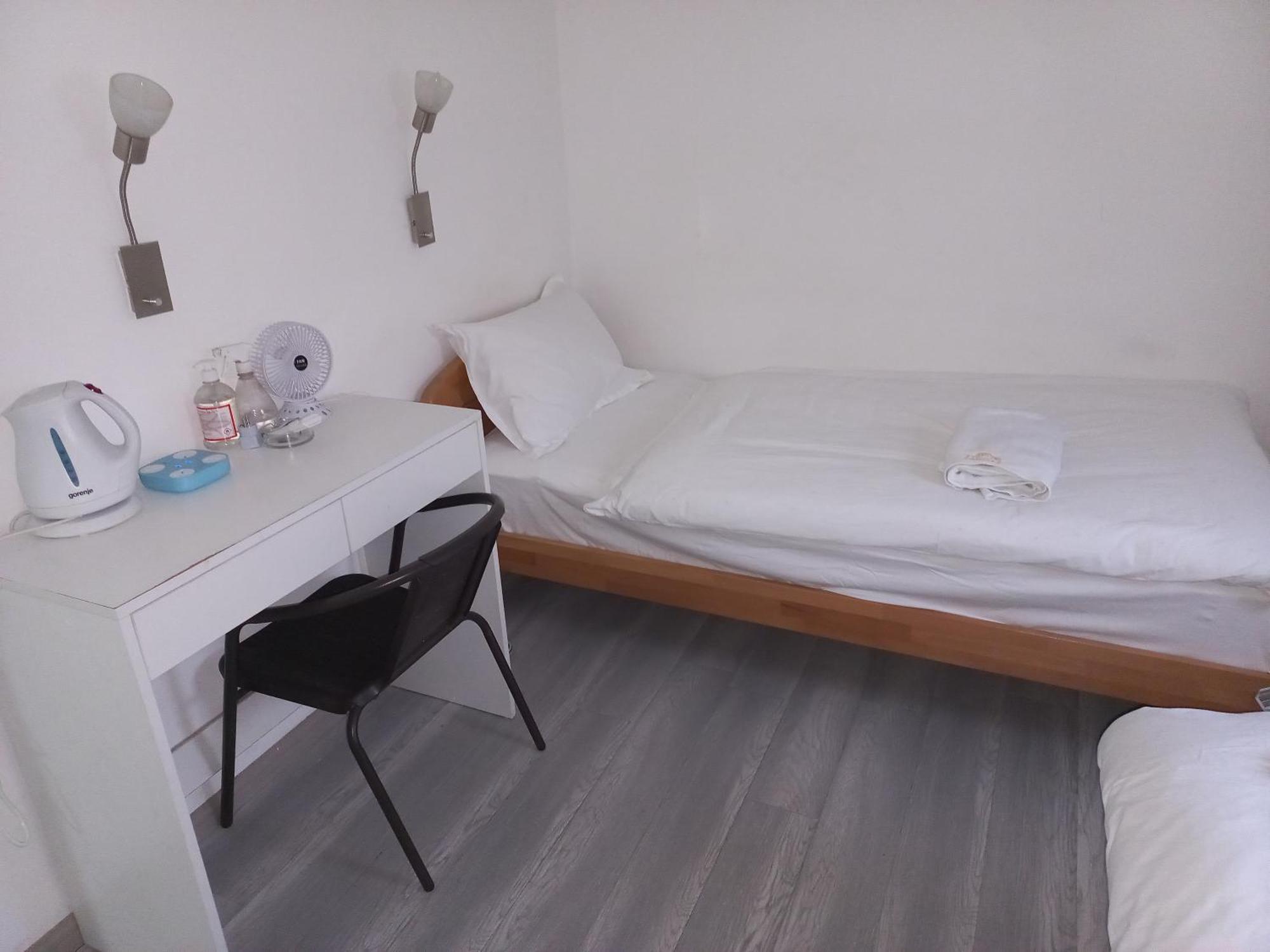 Asuka Apartmani 飞鸟客 Surčin Habitación foto